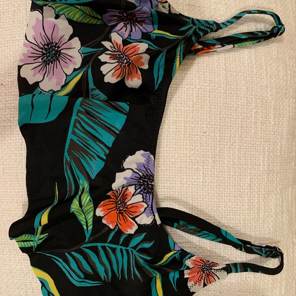 Ruffle front floral print bikini top